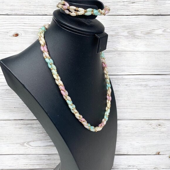 Genuine Pearl Necklace & Bracelet Set Pastel Colors Double Helix Gold Beads 18"L - Picture 3 of 5